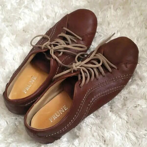 𝅺PRUNE leather flat boots size 6